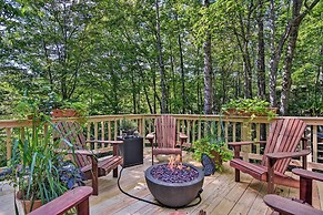 Cozy Hideaway w/ Grill, 17 Mi to Asheville