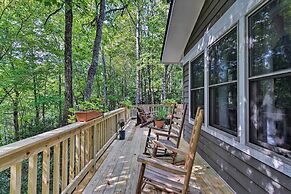Cozy Hideaway w/ Grill, 17 Mi to Asheville