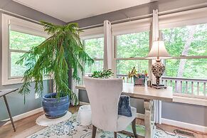 Cozy Hideaway w/ Grill, 17 Mi to Asheville