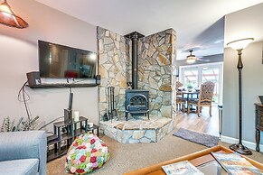 Cozy Hideaway w/ Grill, 17 Mi to Asheville