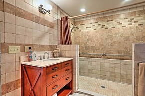 Expansive Getaway ~ 2 Miles to Mendenhall Glacier!