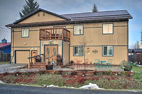 Expansive Getaway ~ 2 Miles to Mendenhall Glacier!