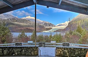 Expansive Getaway ~ 2 Miles to Mendenhall Glacier!