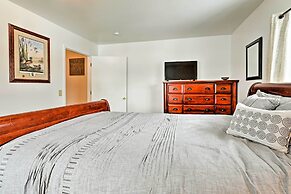 Expansive Getaway ~ 2 Miles to Mendenhall Glacier!