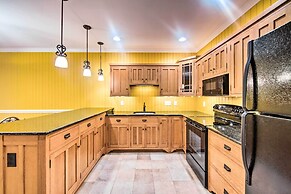 Extravagant Atglen Manor w/ Private 60-acre Land!