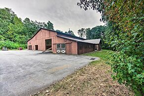 Extravagant Atglen Manor w/ Private 60-acre Land!