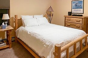 Sunlight Mountain Home w/ Hot Tub & View!