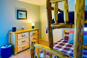 Sunlight Mountain Home w/ Hot Tub & View!