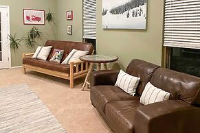 Sunlight Mountain Home w/ Hot Tub & View!