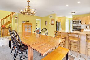 Pocono Retreat: Access to Community Lake & Beach!