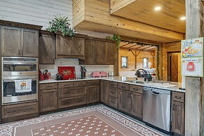 'eagle Crest Lodge' - Large Group Getaway!