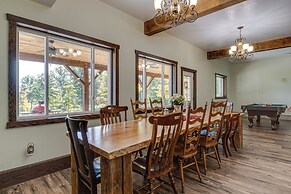 'eagle Crest Lodge' - Large Group Getaway!
