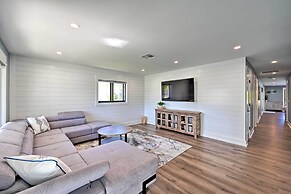 Walk to Beach: Getaway w/ Pool in Naples!