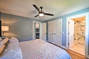 Walk to Beach: Getaway w/ Pool in Naples!