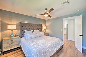 Walk to Beach: Getaway w/ Pool in Naples!