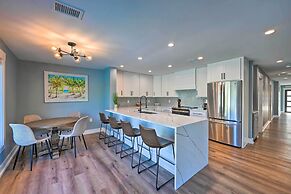 Walk to Beach: Getaway w/ Pool in Naples!