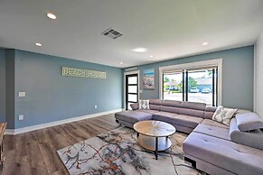 Walk to Beach: Getaway w/ Pool in Naples!