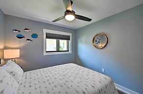 Walk to Beach: Getaway w/ Pool in Naples!