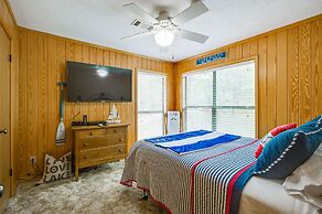 Waterfront Huntsville Home w/ Private Dock & Spa