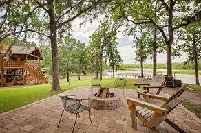 Waterfront Huntsville Home w/ Private Dock & Spa