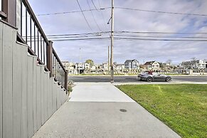 Island Park Couple's Escape ~ 1 Mi to Beach!