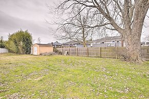 Island Park Couple's Escape ~ 1 Mi to Beach!