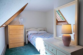 Cozy Bartlett Townhome < 3 Mi to Attitash Mountain