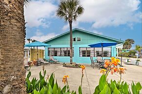 Ormond Beach Retreat w/ Deck - Steps to Ocean!