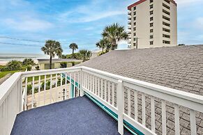 Ormond Beach Retreat w/ Deck - Steps to Ocean!