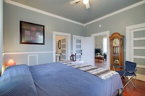 Pet-friendly Home w/ Yard: 3 Mi to Dtwn Houston!