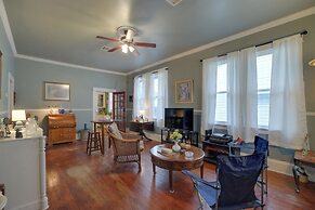 Pet-friendly Home w/ Yard: 3 Mi to Dtwn Houston!