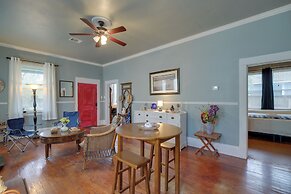 Pet-friendly Home w/ Yard: 3 Mi to Dtwn Houston!