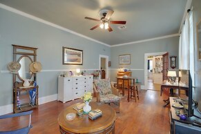 Pet-friendly Home w/ Yard: 3 Mi to Dtwn Houston!