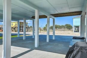 6 Mi to Beach: Rockport Home w/ Pool Access!