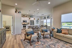 6 Mi to Beach: Rockport Home w/ Pool Access!