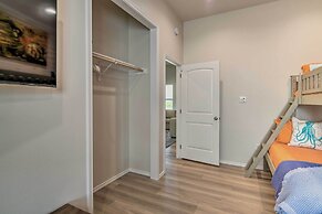 6 Mi to Beach: Rockport Home w/ Pool Access!