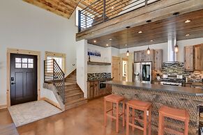 Riverfront Home w/ Bbq: 2 Mi to Downtown Gunnison!