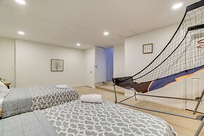 Hot Tub, Fire Pit & Game Room: Tobyhanna Home!