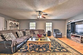 Cozy Jacksonville Home w/ Yard ~ 8 Mi to Dtwn