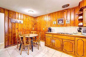 Pet-friendly Youngstown Cottage w/ Yard