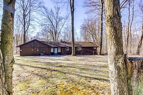 Pet-friendly Youngstown Cottage w/ Yard