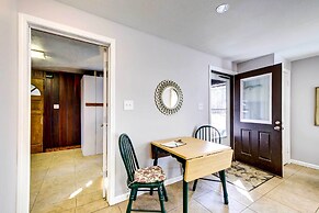 Pet-friendly Youngstown Cottage w/ Yard