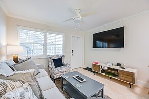 Naples Condo w/ Pool - Walk to Dining & Beach