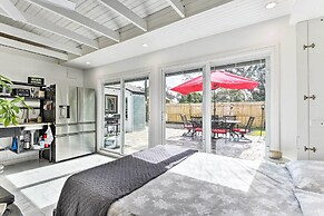 Florida Getaway w/ Patio ~ 3 Mi to Beaches!