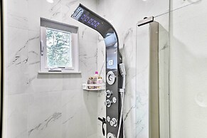 Florida Getaway w/ Patio ~ 3 Mi to Beaches!