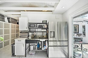 Florida Getaway w/ Patio ~ 3 Mi to Beaches!