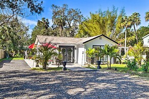 Florida Getaway w/ Patio ~ 3 Mi to Beaches!