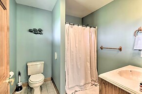 Pet-friendly Woodsy Gem: 1/4 Mi to Chesapeake Bay