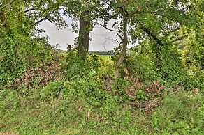 Pet-friendly Woodsy Gem: 1/4 Mi to Chesapeake Bay