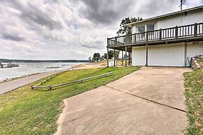 Lakefront Afton Cottage w/ Deck: Walk to Boat Ramp
